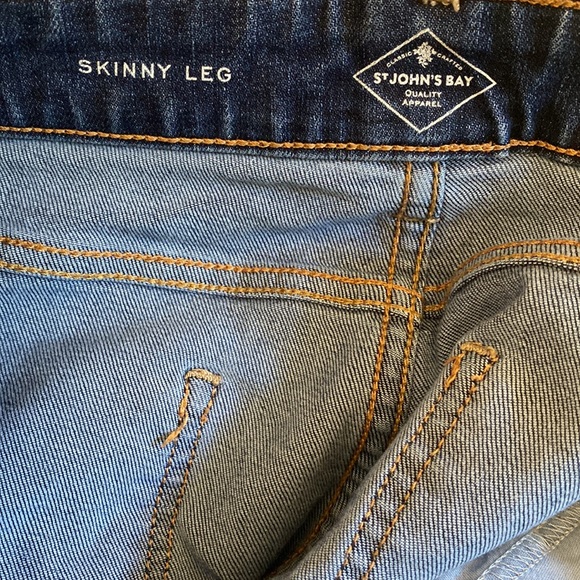 St Johns Bay skinny jeans size 14 - Picture 3 of 4